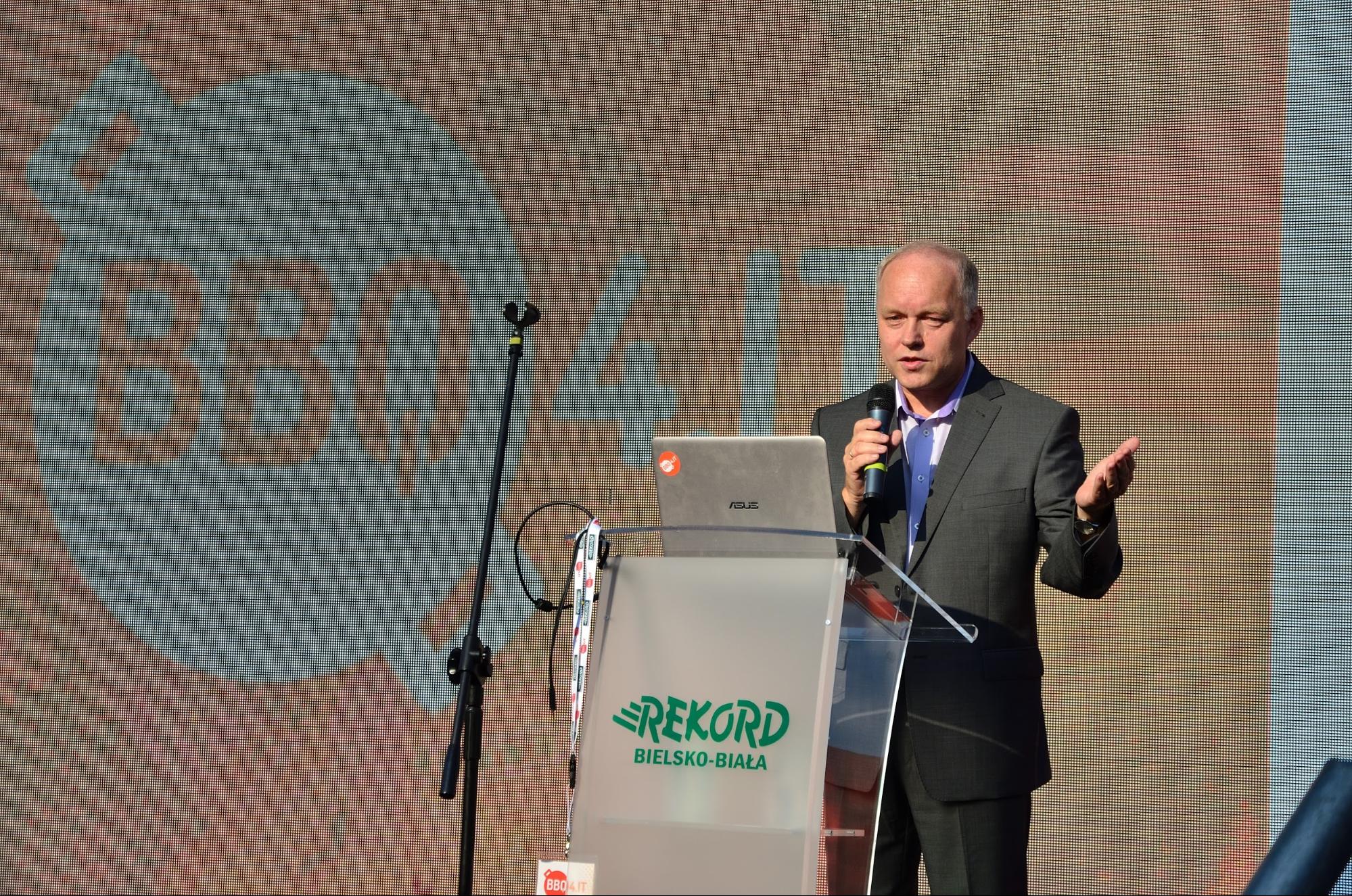 Opening talk by Janusz Szymura - chairman of Rekord Group (Photo Credit: Paweł Mazurczak)